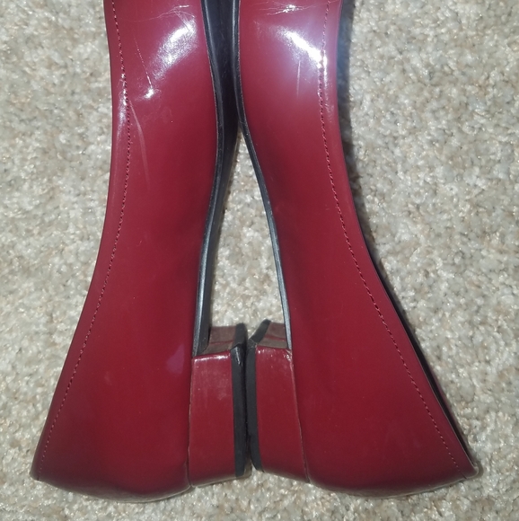 Shoe - Picture 2 of 3